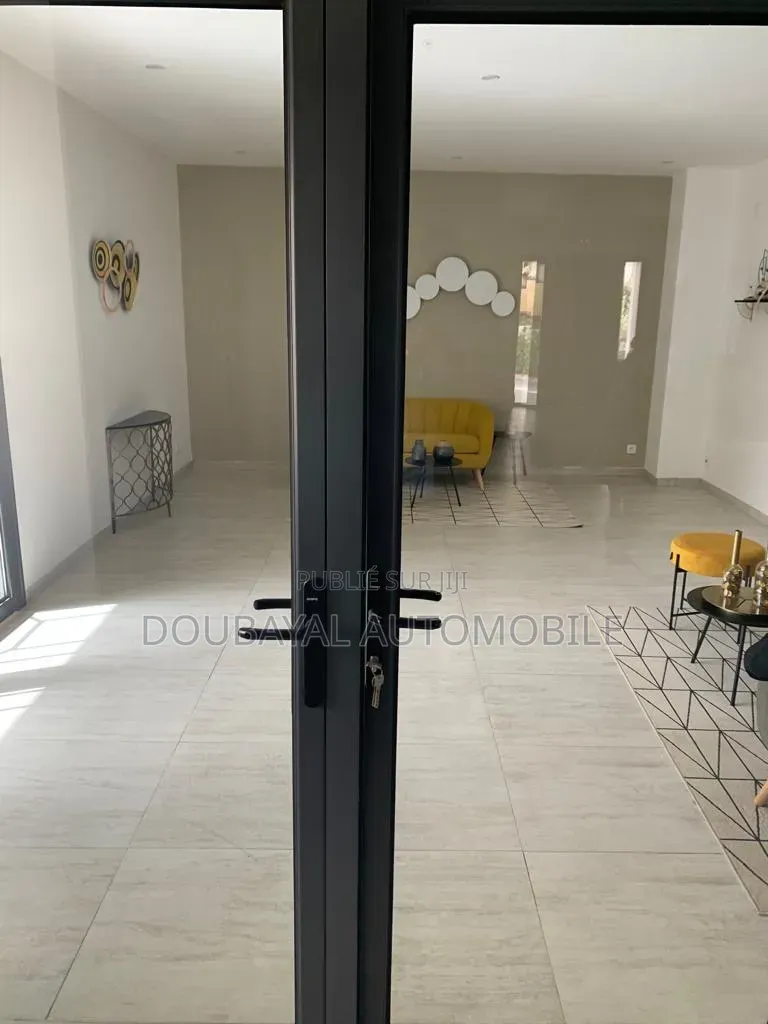 2chbre Appartement dans Sacré Coeur 2, Dakar Plateau à Louer