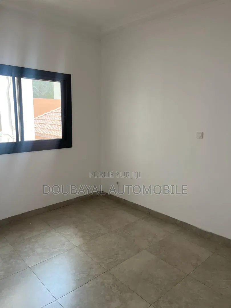 2chbre Appartement dans Sacré Coeur 2, Dakar Plateau à Louer