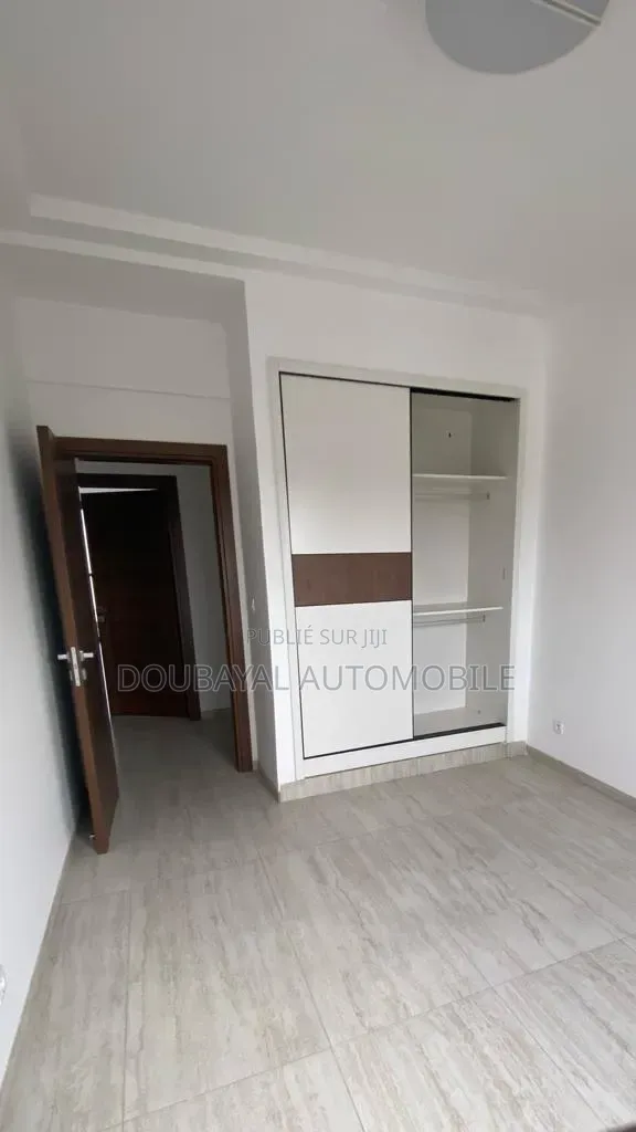 2chbre Appartement dans Sacré Coeur 2, Dakar Plateau à Louer