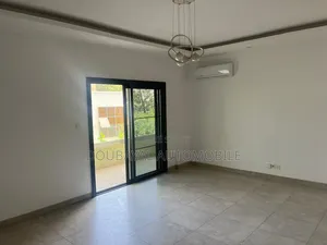 3chbre Appartement dans Point E, Dakar Plateau à Louer