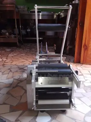 Étiqueteuse Semi-Automatique À Vendre