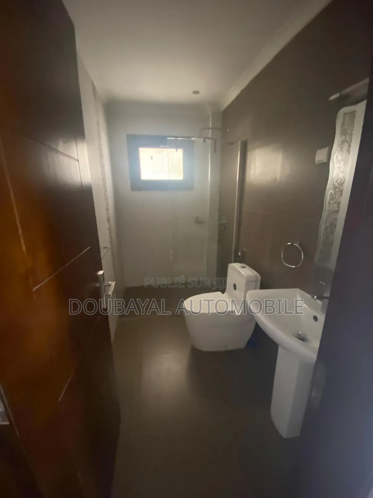 3chbre Appartement dans Point E, Dakar Plateau à Louer
