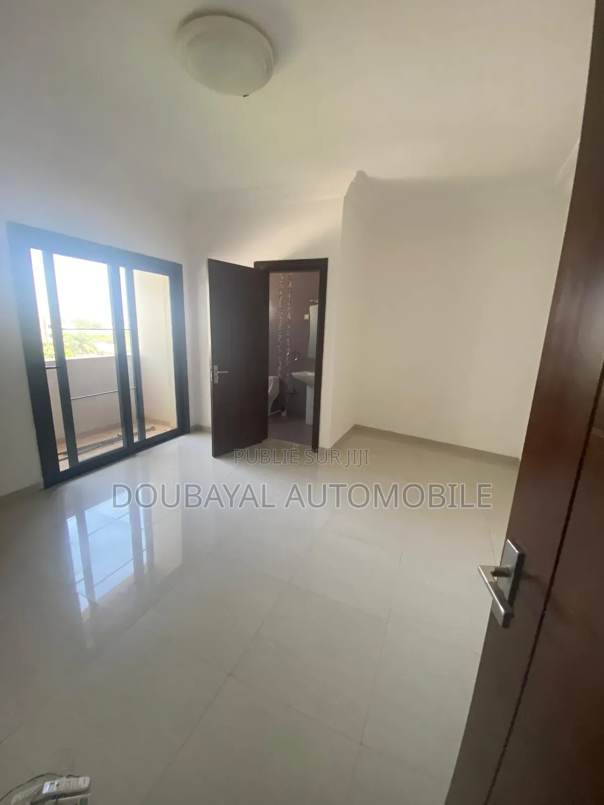 3chbre Appartement dans Point E, Dakar Plateau à Louer