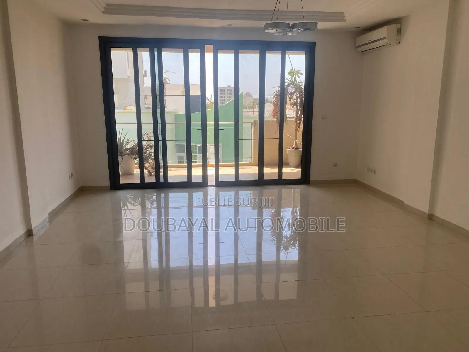 3chbre Appartement dans Point E, Dakar Plateau à Louer