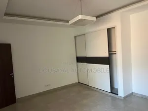 3chbre Appartement dans Point E, Dakar Plateau à Louer