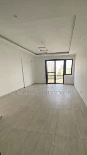 3chbre Appartement dans Point E, Dakar Plateau à Louer