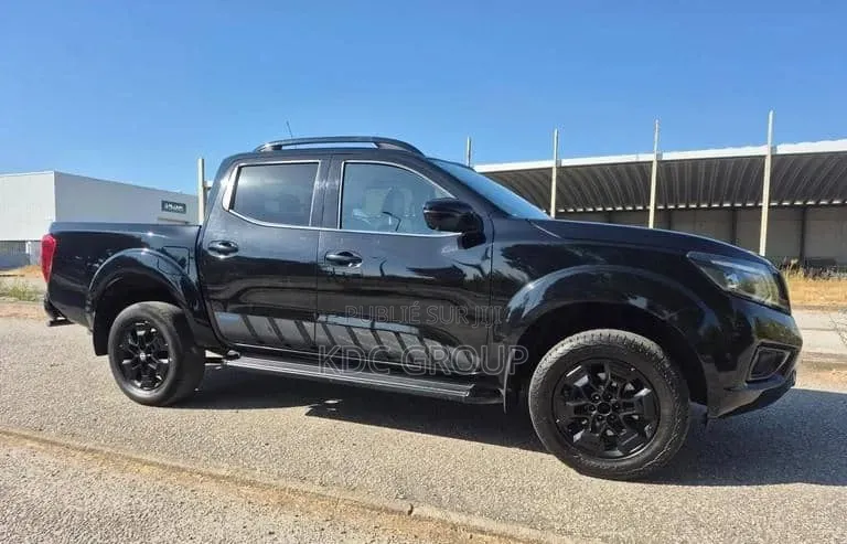 Nissan Navara 2021 Noir