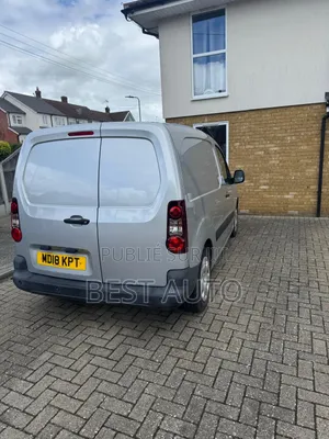 Peugeot Partenaire 2018 Bleu