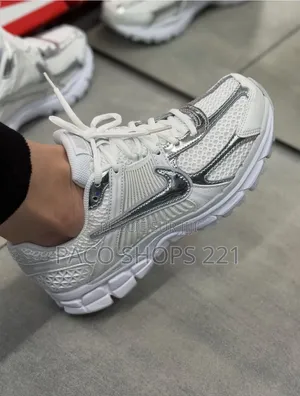 Nike Zoom Vomero 5 – Neuf Tailles 37 À 41
