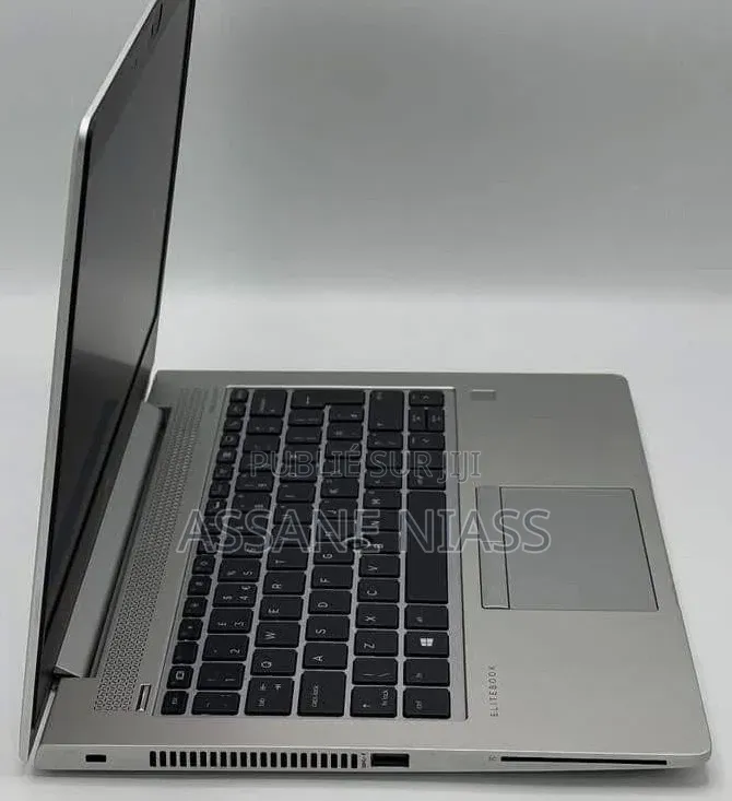 Nouveau Ordinateur portable HP EliteBook 745 8GB AMD Ryzen 7 SSD 256GB