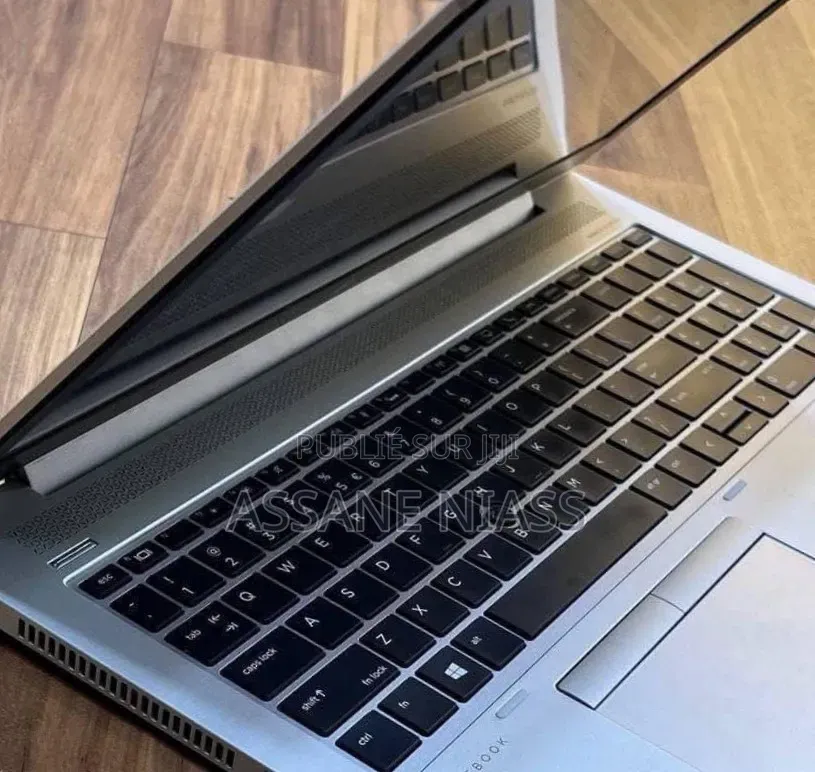 Nouveau Ordinateur portable HP EliteBook 745 8GB AMD Ryzen 7 SSD 256GB