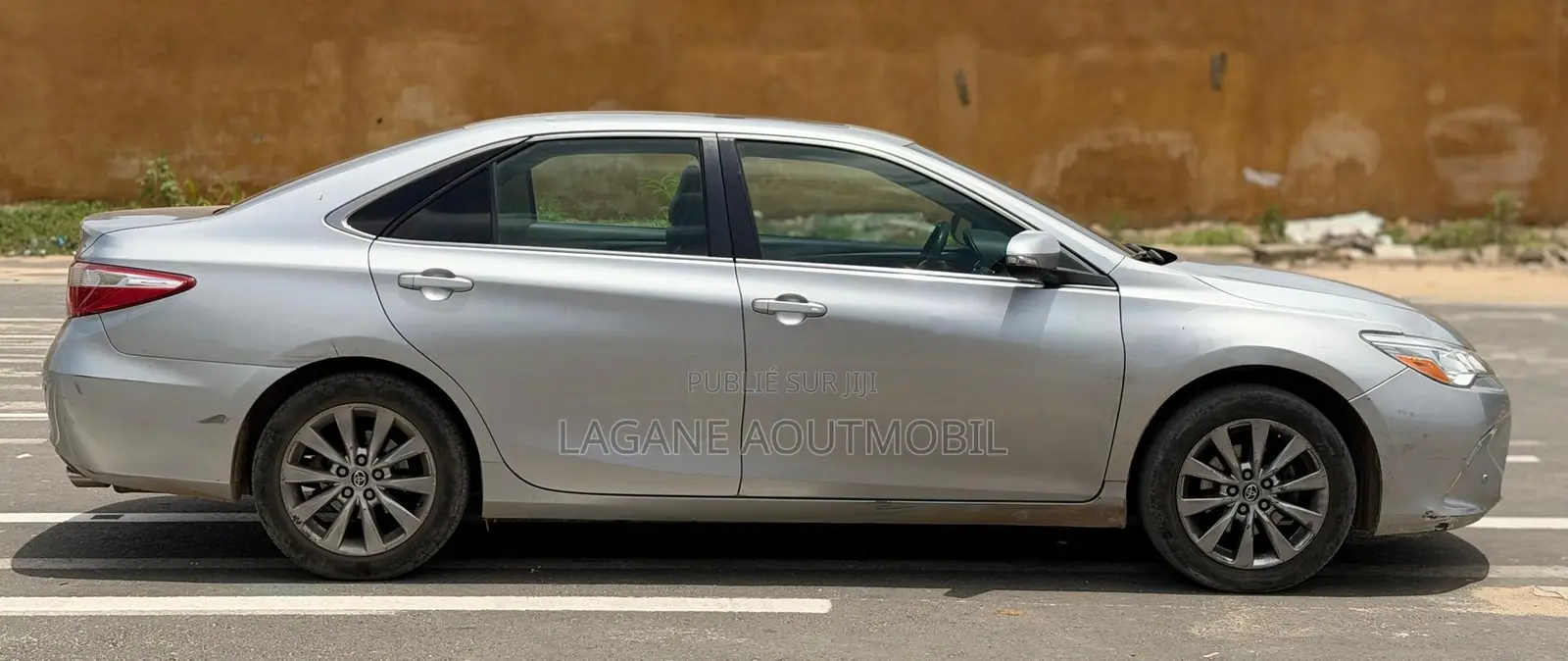 Toyota Camry XLE 4dr Sedan (2.5L 4cyl 6A) 2015 Gris