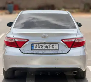 Toyota Camry XLE 4dr Sedan (2.5L 4cyl 6A) 2015 Gris