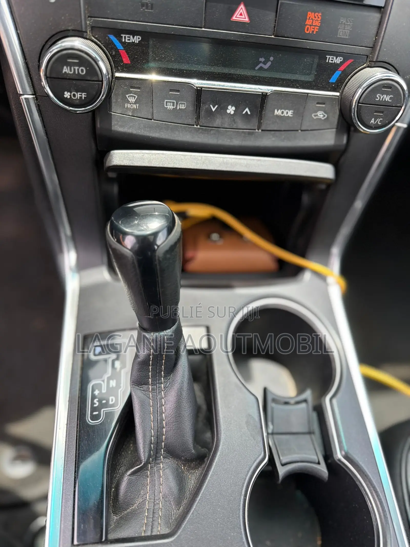 Toyota Camry XLE 4dr Sedan (2.5L 4cyl 6A) 2015 Gris