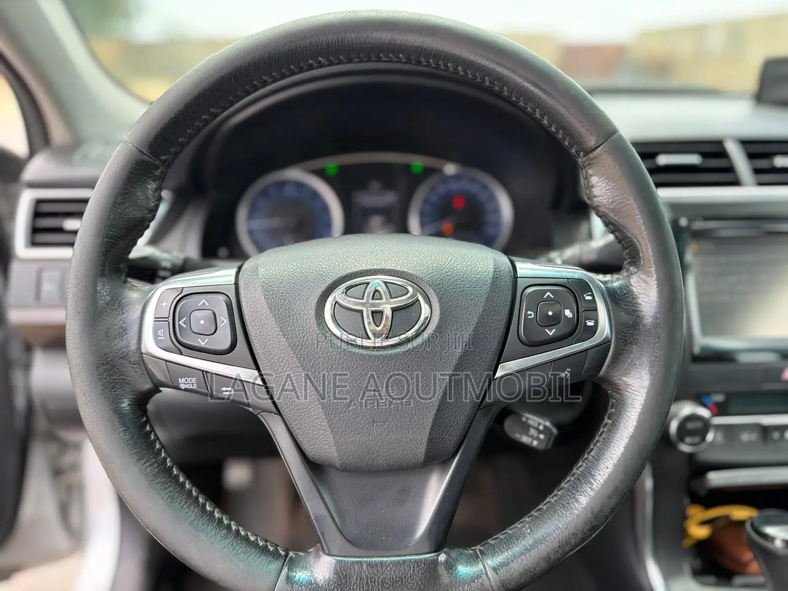 Toyota Camry XLE 4dr Sedan (2.5L 4cyl 6A) 2015 Gris