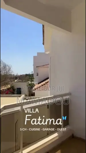 5chbre Villa dans Kane Cervice, Rufisque à Vendre