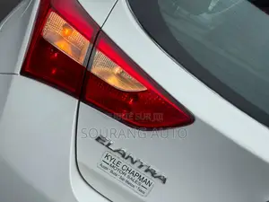 Hyundai Elantra SE Sedan FWD (1.8L 4cyl 6A) 2016 Blanc