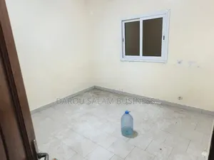3chbre Appartement dans Yoff à Louer