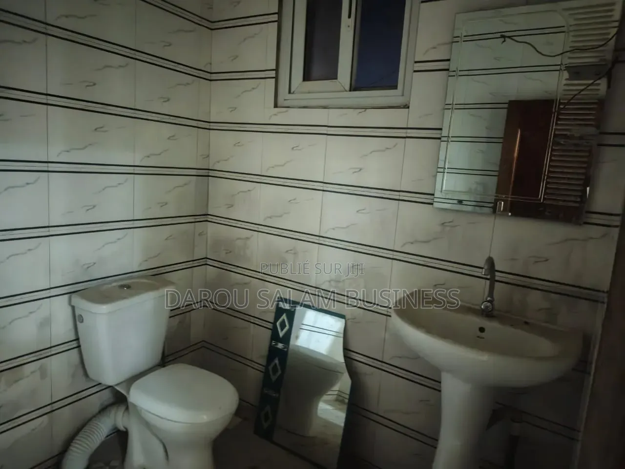 3chbre Appartement dans Yoff à Louer