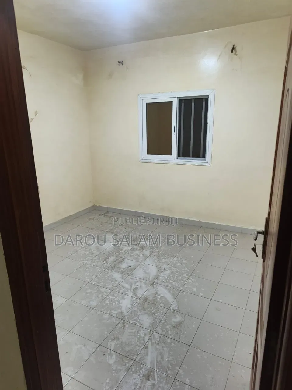 3chbre Appartement dans Yoff à Louer