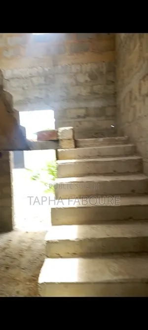 Maison a Vendre . Reste Finition