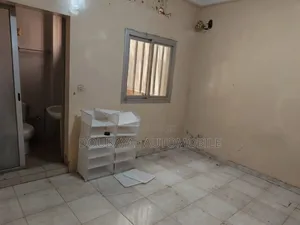 3chbre Villa dans Grand Mbour, Thiès Sud à Vendre