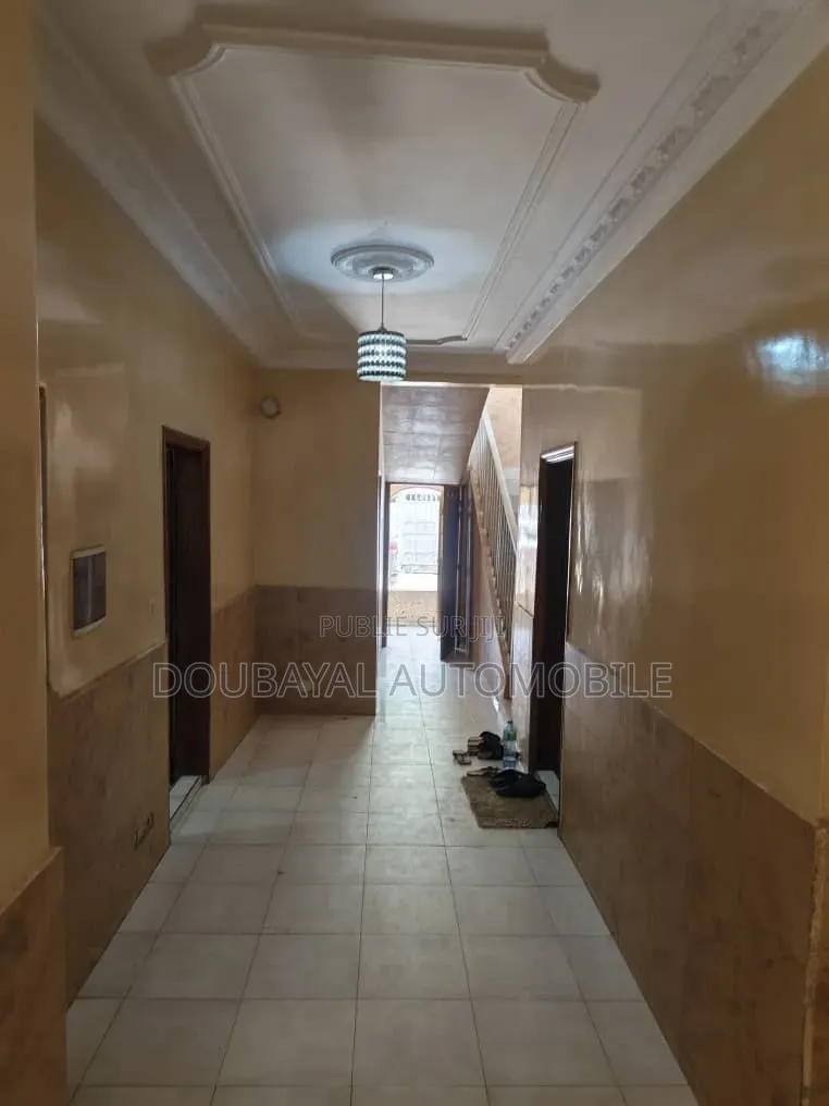 3chbre Villa dans Grand Mbour, Thiès Sud à Vendre