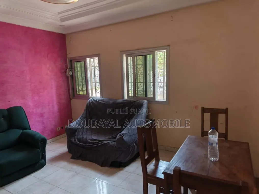 3chbre Villa dans Grand Mbour, Thiès Sud à Vendre