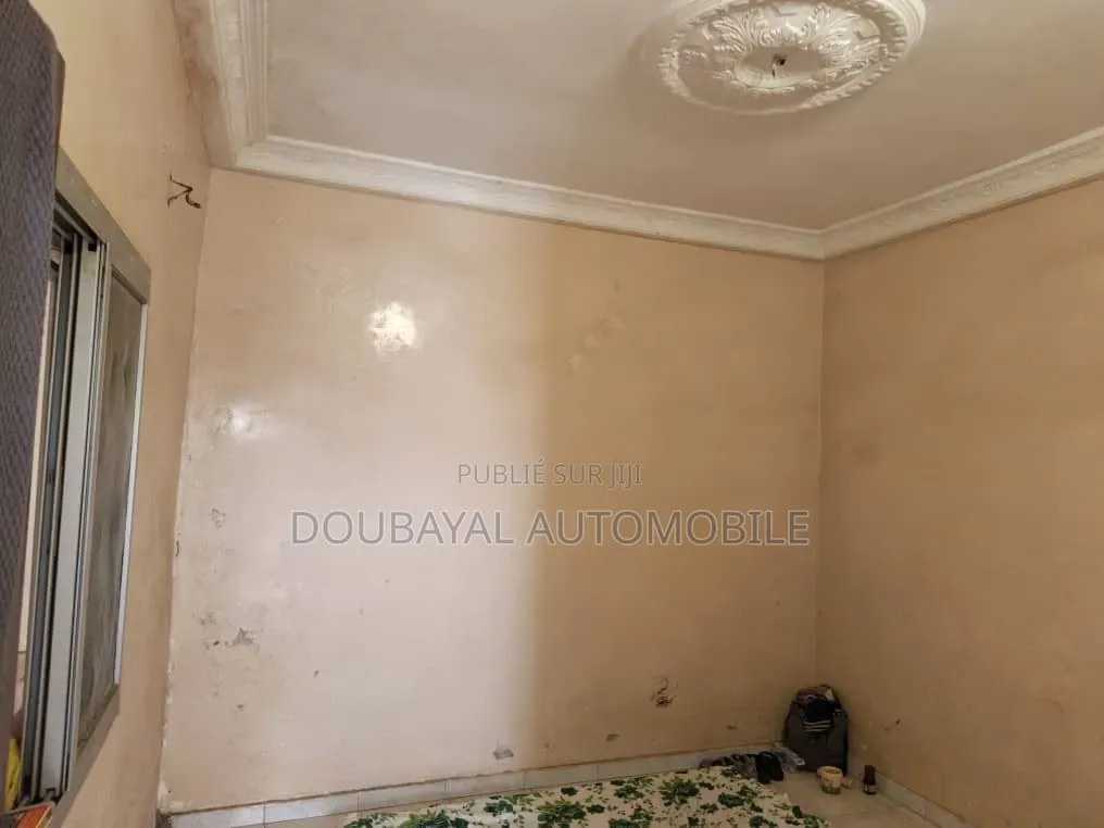 3chbre Villa dans Grand Mbour, Thiès Sud à Vendre