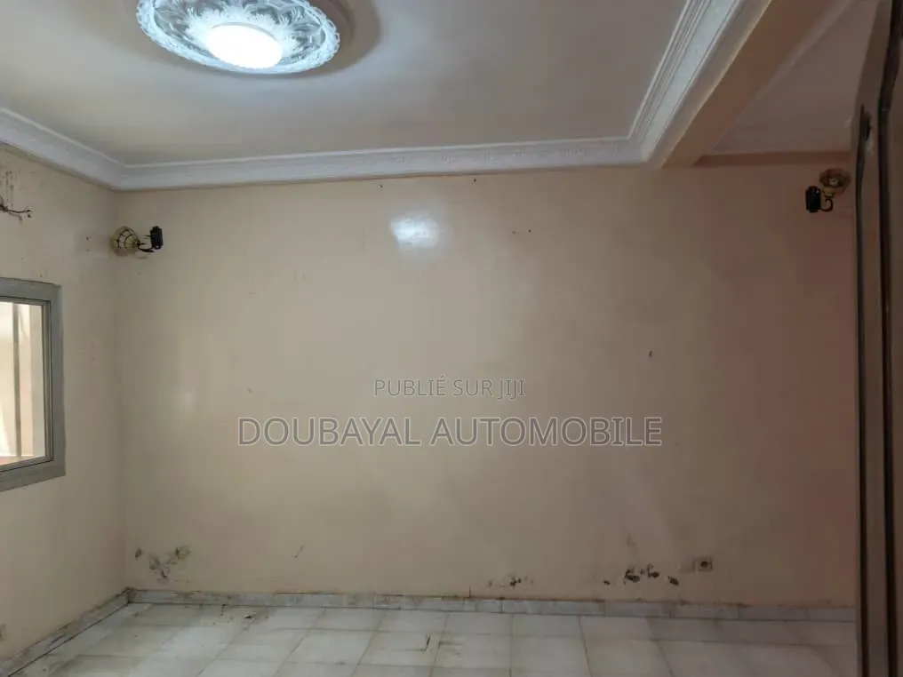 3chbre Villa dans Grand Mbour, Thiès Sud à Vendre