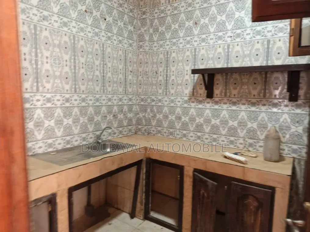 3chbre Villa dans Grand Mbour, Thiès Sud à Vendre