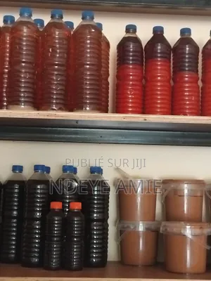 Vente De Produits Casamançais Et Des Poulets Et Poisson, Du Jus