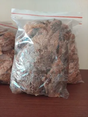 Vente De Produits Casamançais Et Des Poulets Et Poisson, Du Jus