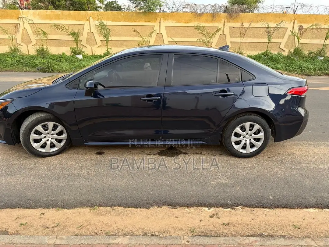 Toyota Corolla LE 2022 Noir