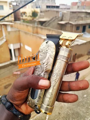 ✂ 2 Tondeuses en 1 Kit
•🔥 Kit Tondeuses Professionnelles Waer