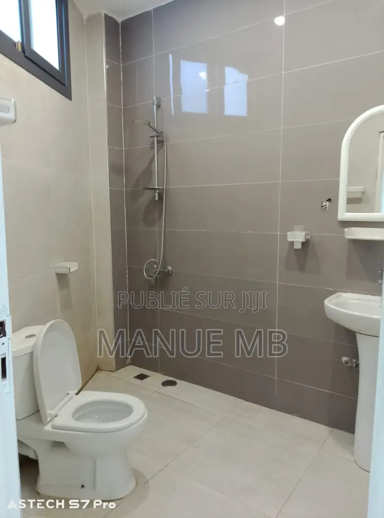 9chbre Villa dans Patricia, Almadies à Vendre