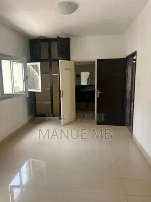 9chbre Villa dans Patricia, Almadies à Vendre