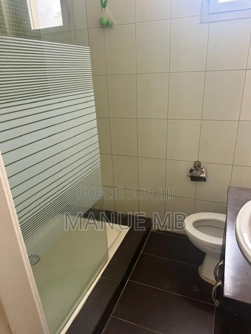 9chbre Villa dans Patricia, Almadies à Vendre