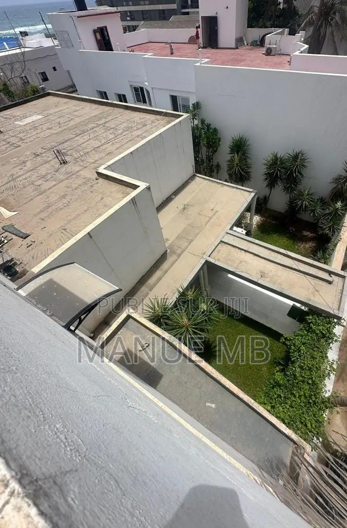 9chbre Villa dans Patricia, Almadies à Vendre