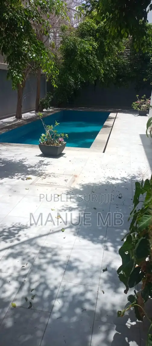 9chbre Villa dans Patricia, Almadies à Vendre