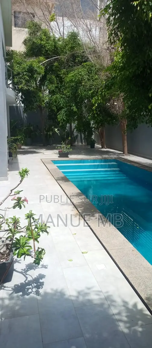 9chbre Villa dans Patricia, Almadies à Vendre
