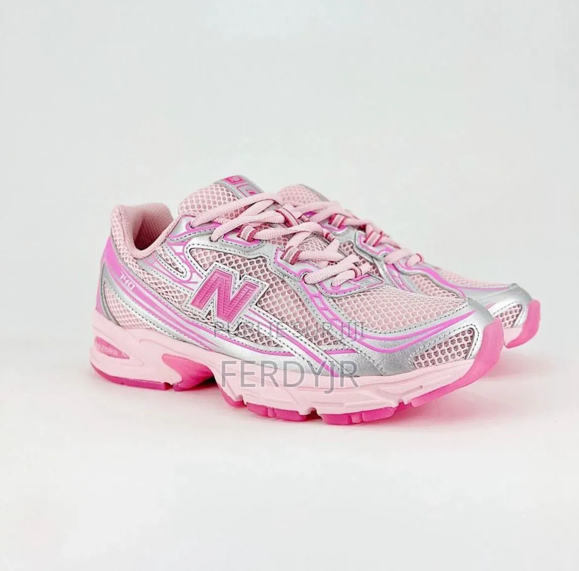 New Balance 740 Rose Livraison Gratuite