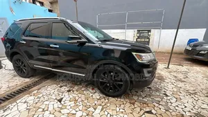 Ford Explorer 2018 Noir Mat