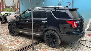 Ford Explorer 2018 Noir Mat