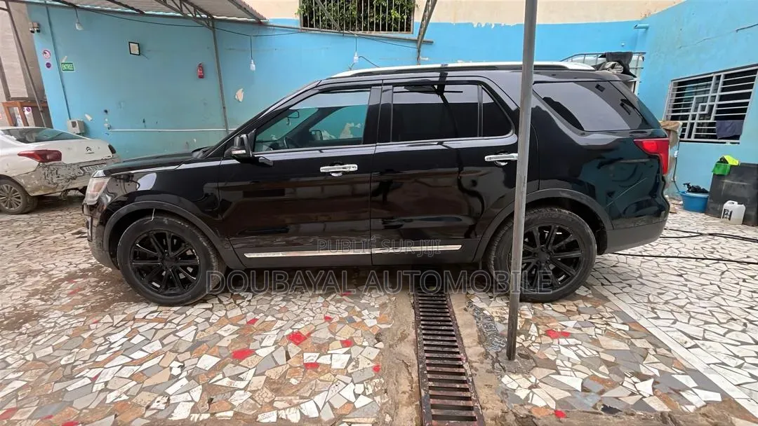 Ford Explorer 2018 Noir Mat
