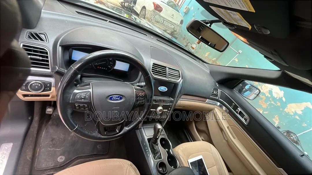 Ford Explorer 2018 Noir Mat