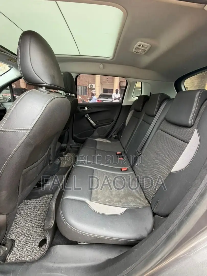 Peugeot 2008 2018 Gris