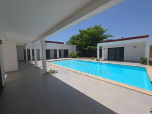 3chbre Villa dans Nguérigne, Thiès Sud à Vendre