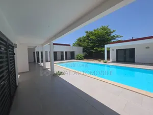 3chbre Villa dans Nguérigne, Thiès Sud à Vendre