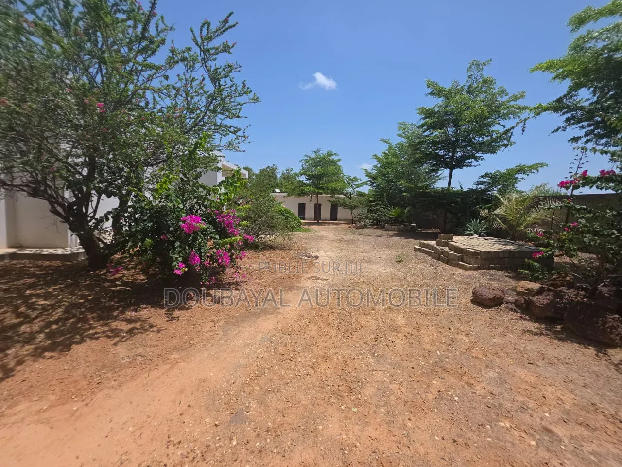 3chbre Villa dans Nguérigne, Thiès Sud à Vendre